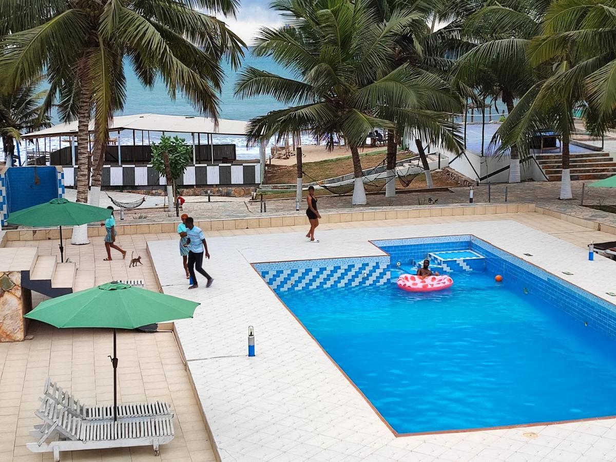 Ellisa Hospitality And Spa Acra Exterior foto