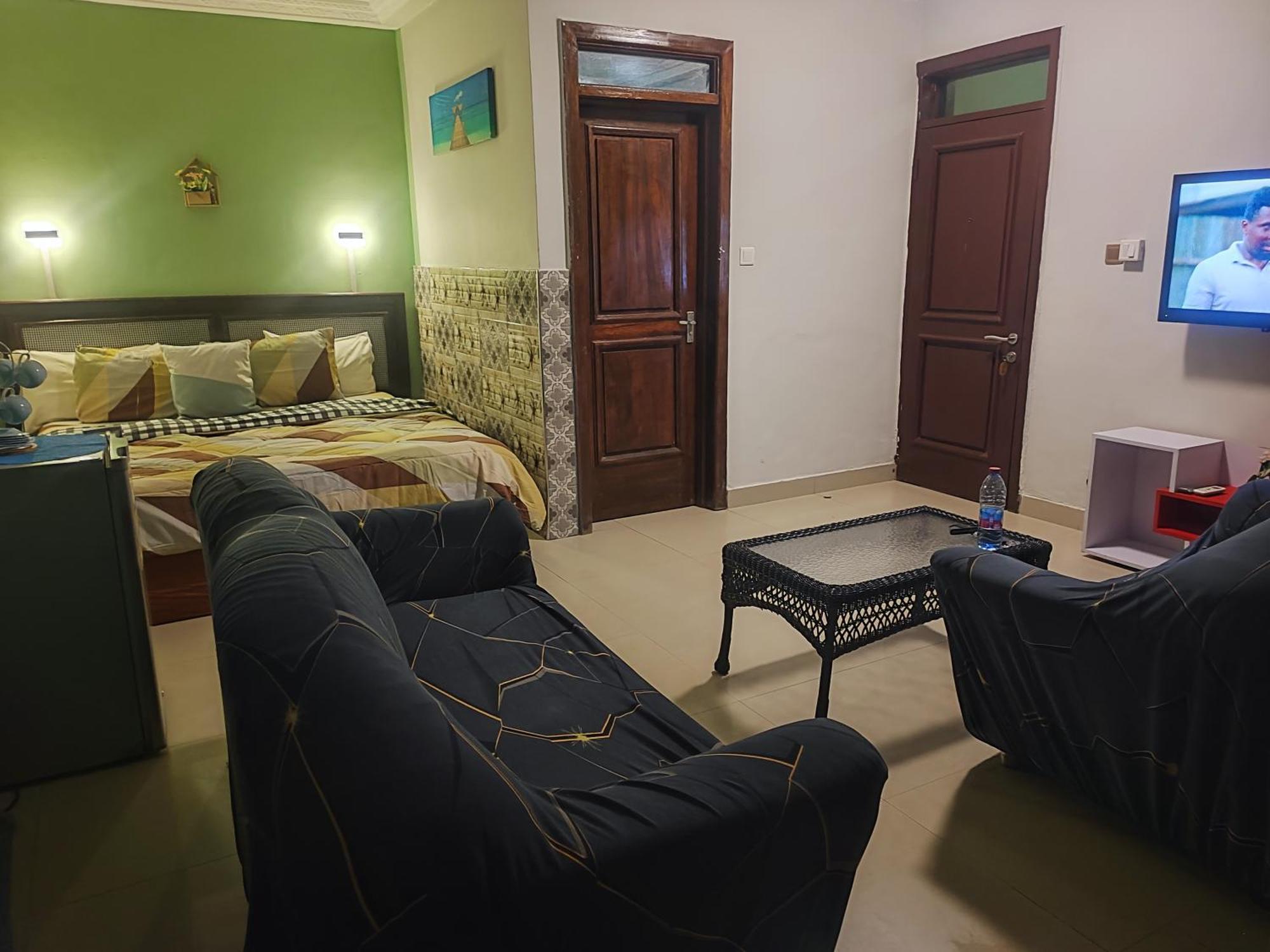 Ellisa Hospitality And Spa Acra Exterior foto