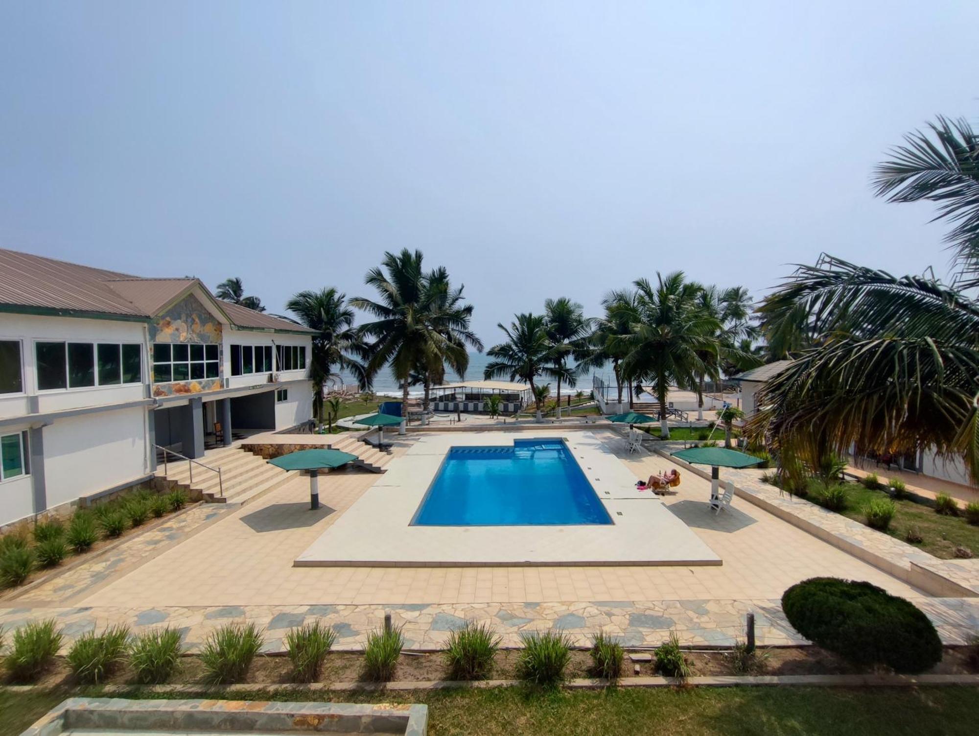 Ellisa Hospitality And Spa Acra Exterior foto