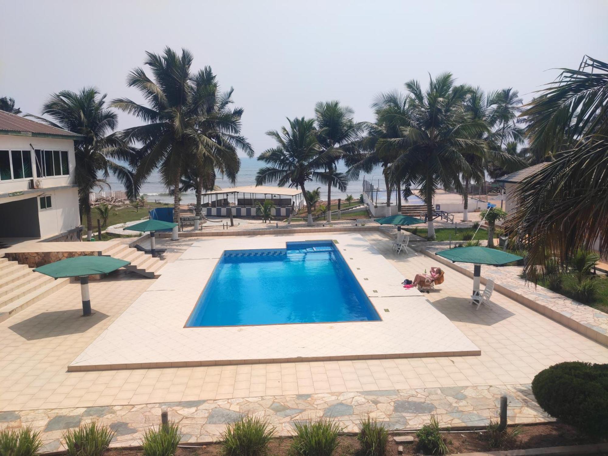 Ellisa Hospitality And Spa Acra Exterior foto