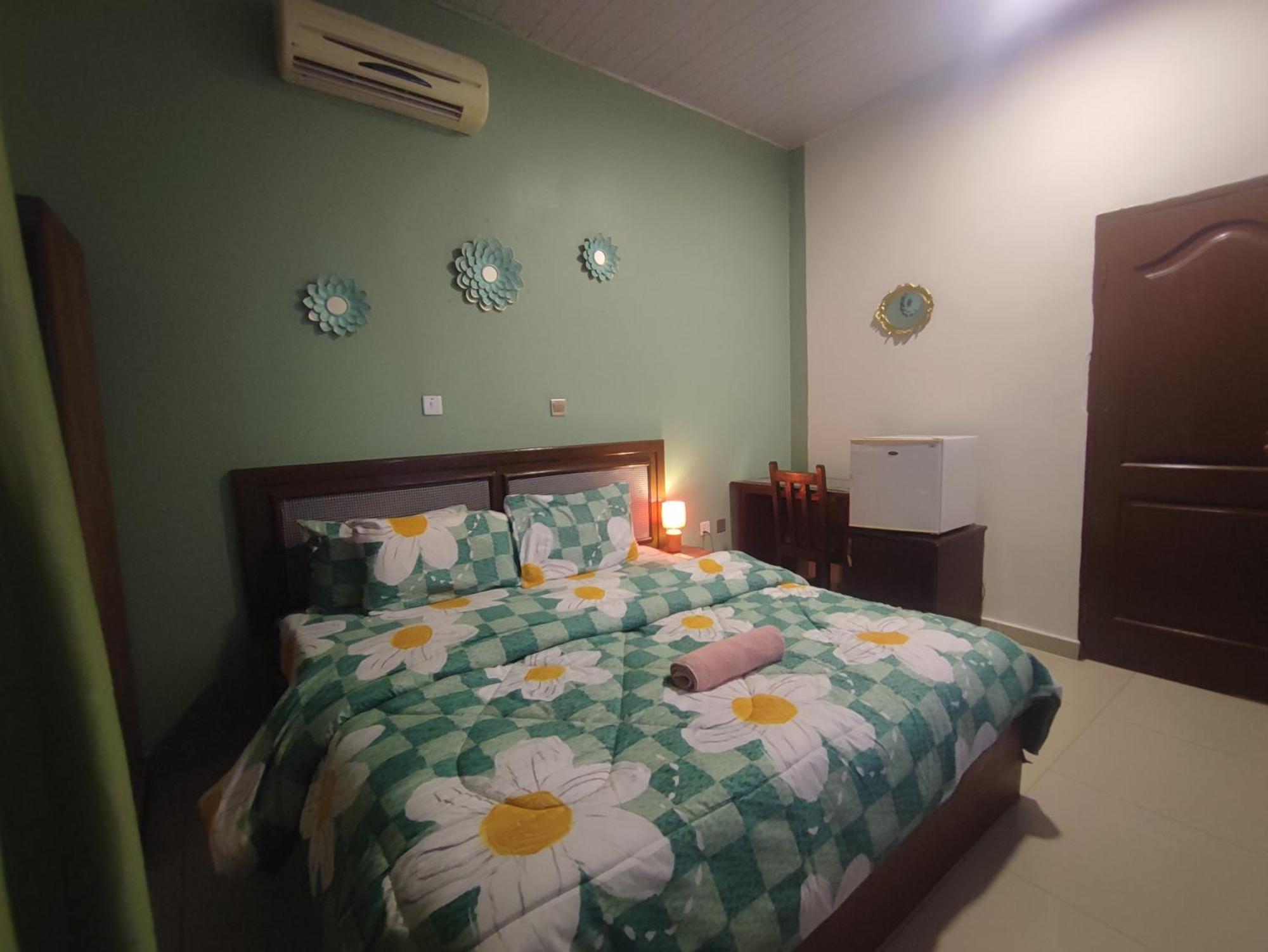 Ellisa Hospitality And Spa Acra Exterior foto