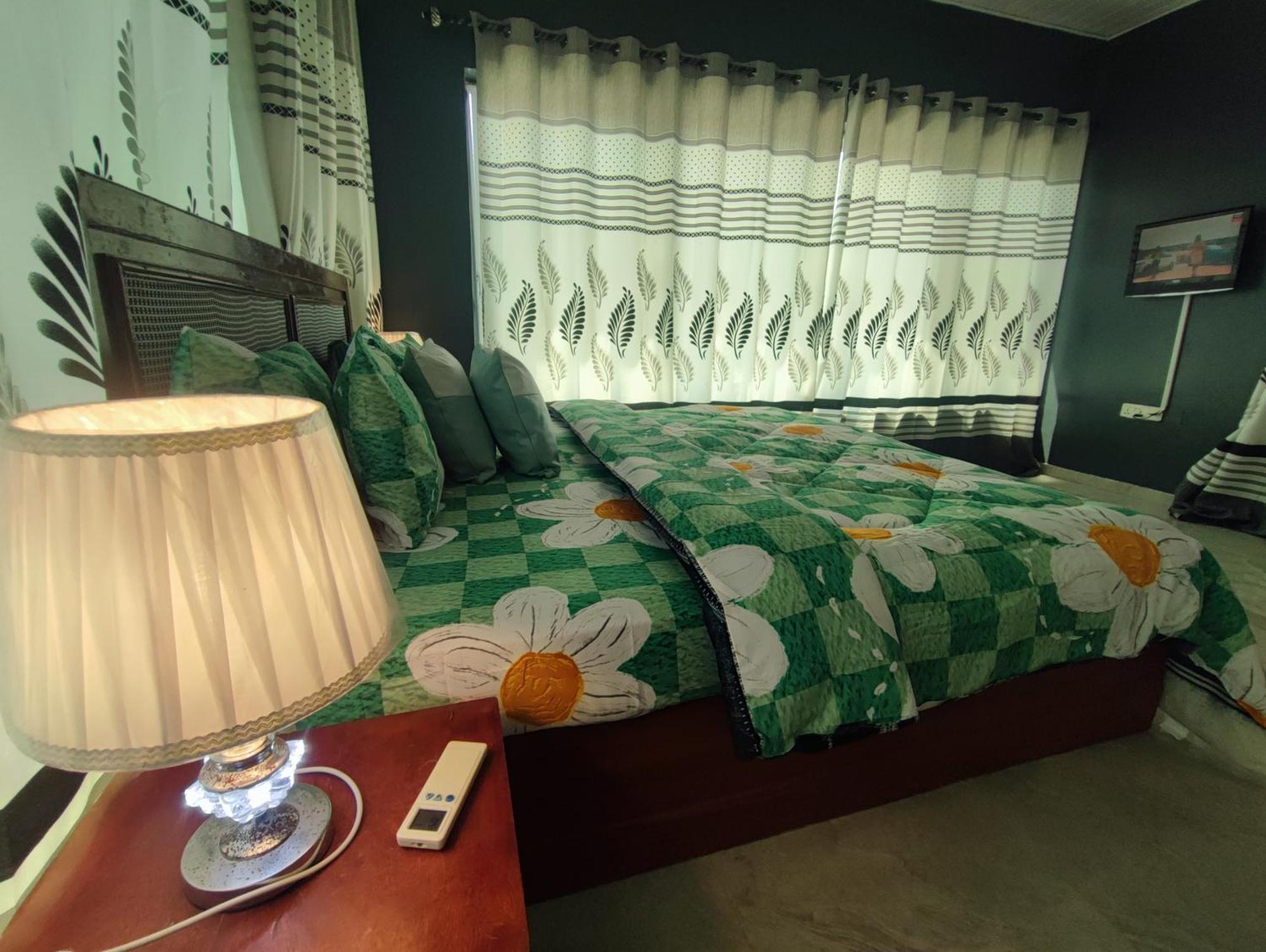 Ellisa Hospitality And Spa Acra Exterior foto